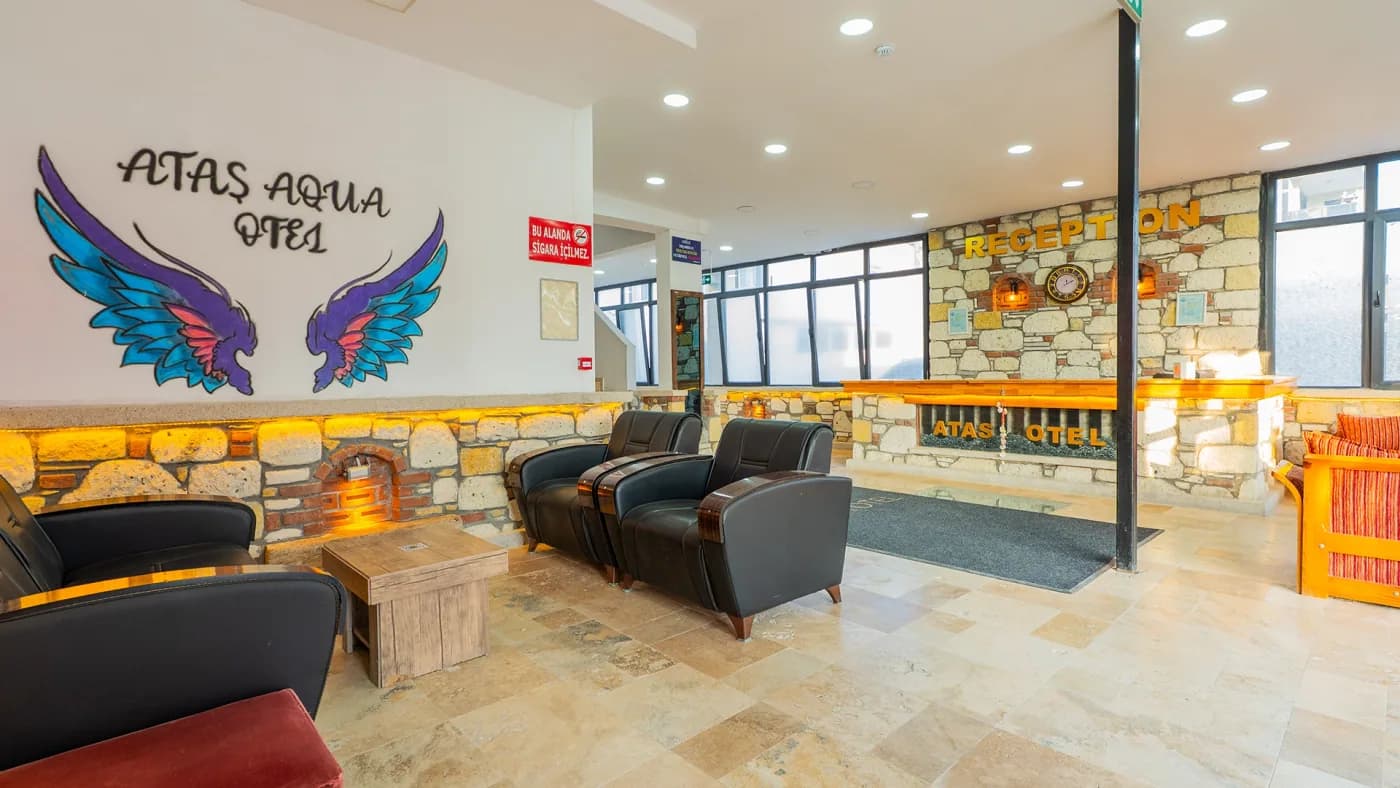 Ataş Aqua Otel resepsiyon ve karşılama alanı