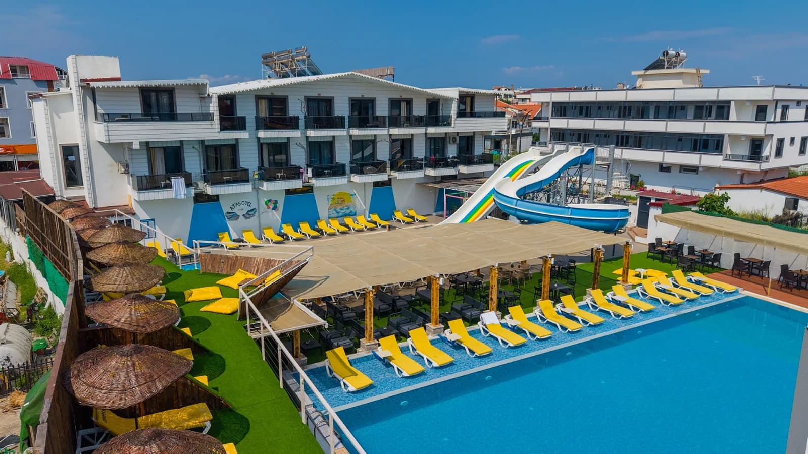 Ataş Aqua Otel havuz, aquapark ve tesis genel görünümü